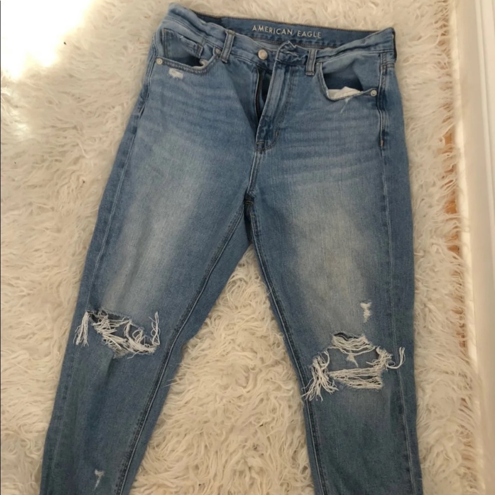 Cropped mom jeans